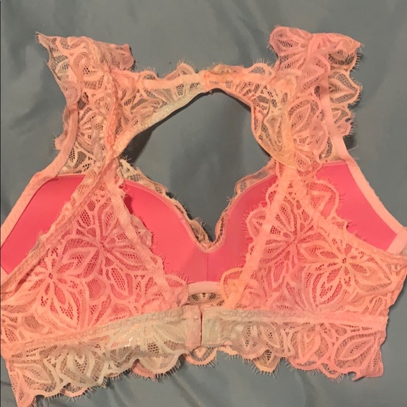VS Pink Bra - Picture 4 of 5